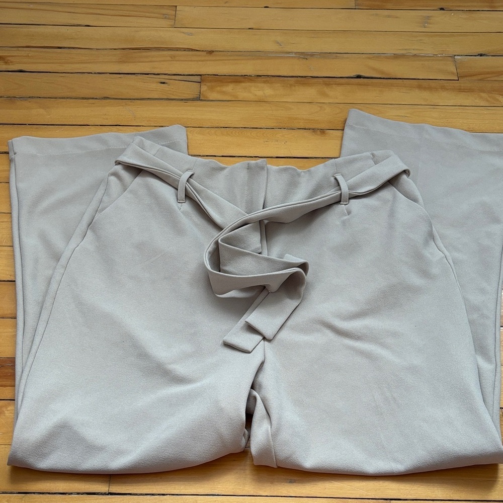 🎉4/30$🎉 Suzy Shier Cream Wide Leg Pants
